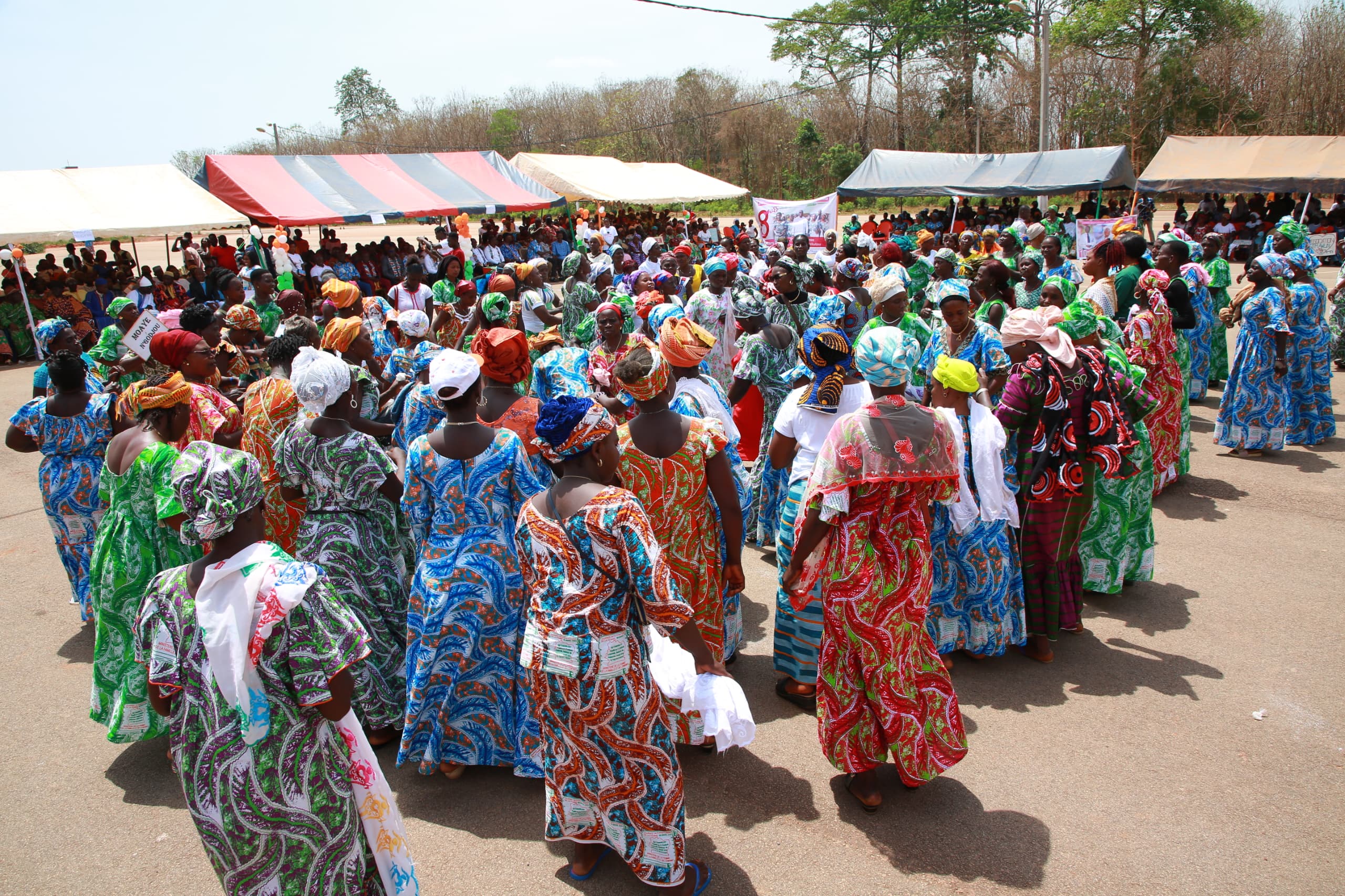 Journée internationale des droits des femmes/Jean Claude Kouassi honore 1500 femmes