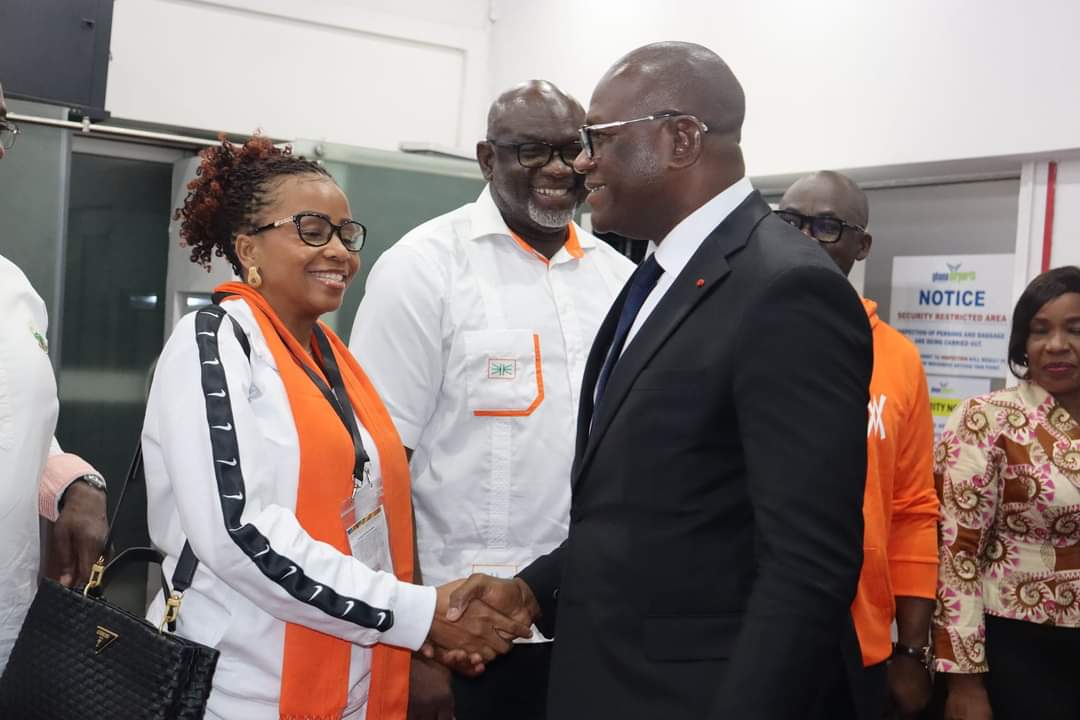 13 ème jeux africains d'Accra/ Le ministre Adjé Silas aux côtés de Éléphants 13 ème jeux africains d'Accra/ Le ministre Adjé Silas aux côtés de Éléphants