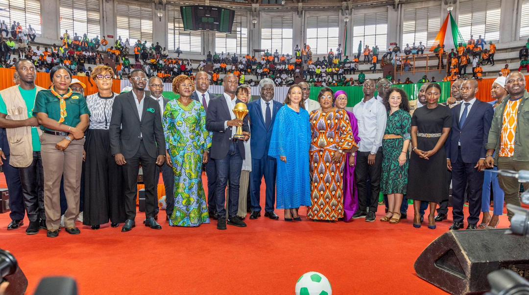 Après la Can/ Le premier ministre Beugré Mambé célèbre 30 mille volontaires bénévoles Après la Can/ Le premier ministre Beugré Mambé célèbre 30 mille volontaires bénévoles