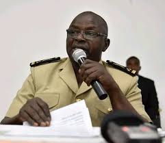 Bouaké/ Des villageois mécontents assiègent la préfecture. Le préfet calme le jeu. Bouaké/ Des villageois mécontents assiègent la préfecture. Le préfet calme le jeu.