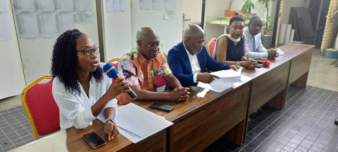 École ivoirienne et changements climatiques/ Des étudiants de l'école d'architecture conçoivent une école écologique.    