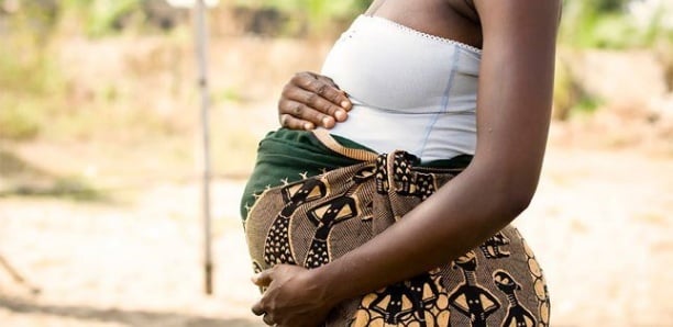 Odieux/Violée à plusieurs reprises, une fillette de 12 ans enceinte de son pasteur Odieux/Violée à plusieurs reprises, une fillette de 12 ans enceinte de son pasteur