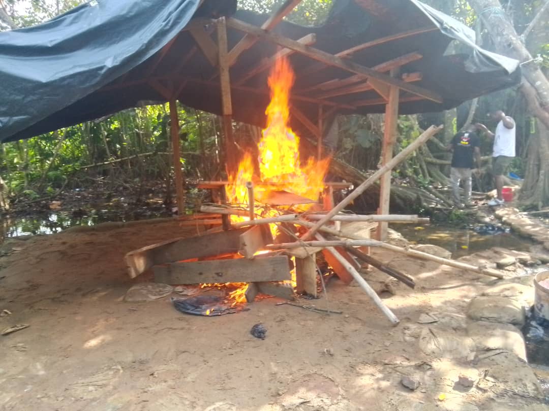 Des fumoirs détruits Des fumoirs détruits