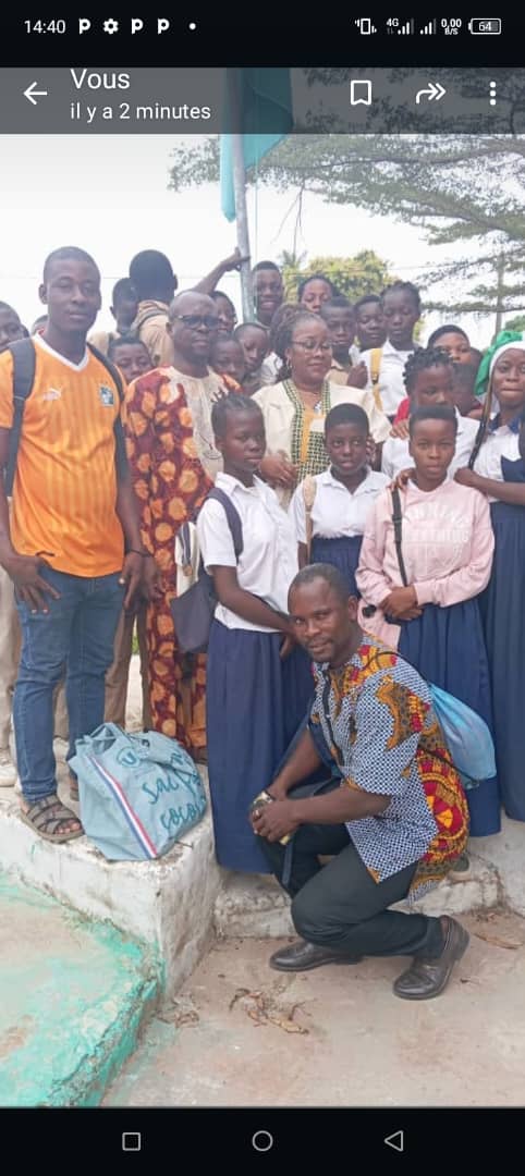 Bangolo/ Promotion de l'excellence/ Une "Binguiste" offre des manuels scolaires aux meilleurs élèves Bangolo/ Promotion de l'excellence/ Une "Binguiste" offre des manuels scolaires aux meilleurs élèves