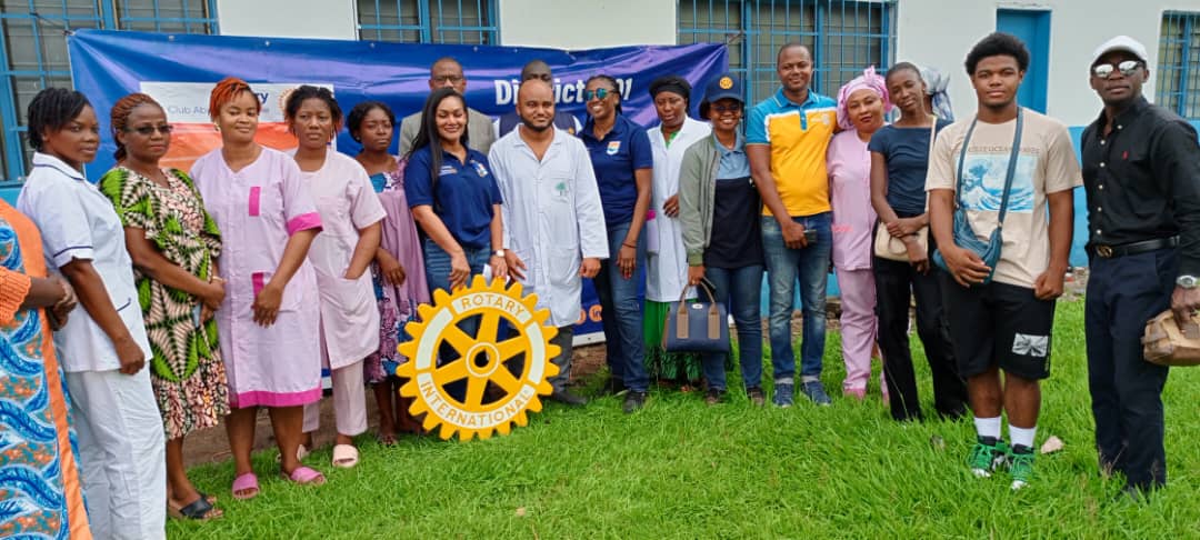 Bienfaisance/ Rotary Séliame offre une couveuse et des lots de médicaments à Bingerville et Akouédo Bienfaisance/ Rotary Séliame offre une couveuse et des lots de médicaments à Bingerville et Akouédo
