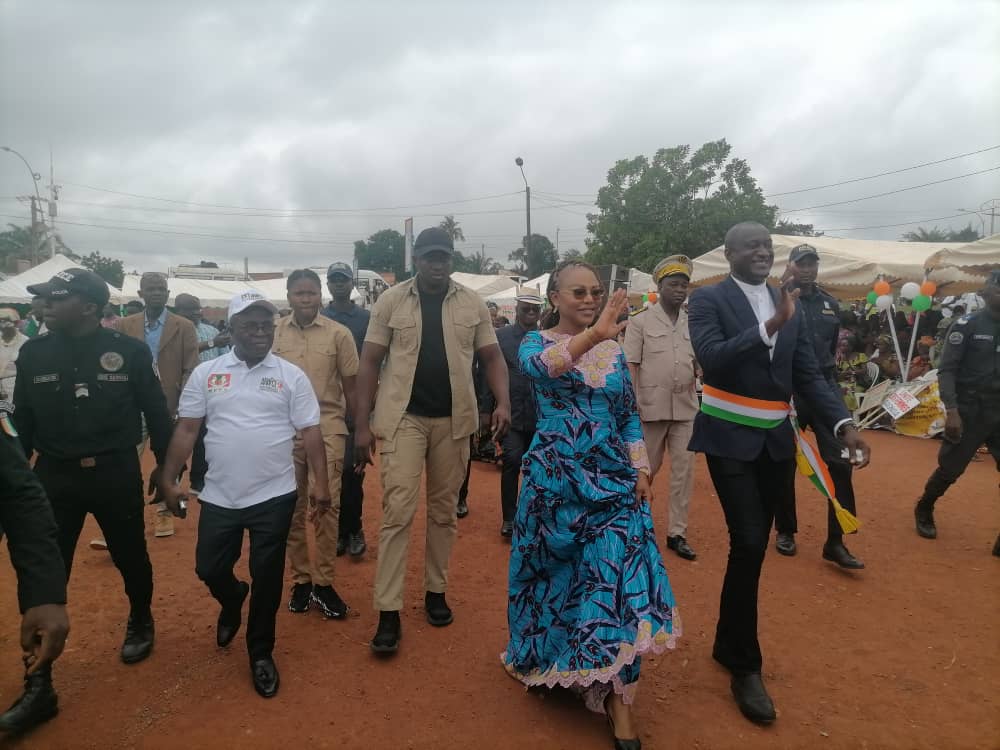 Un véritable bain de foule pour la ministre Nassénéba Touré à Gagnoa Un véritable bain de foule pour la ministre Nassénéba Touré à Gagnoa