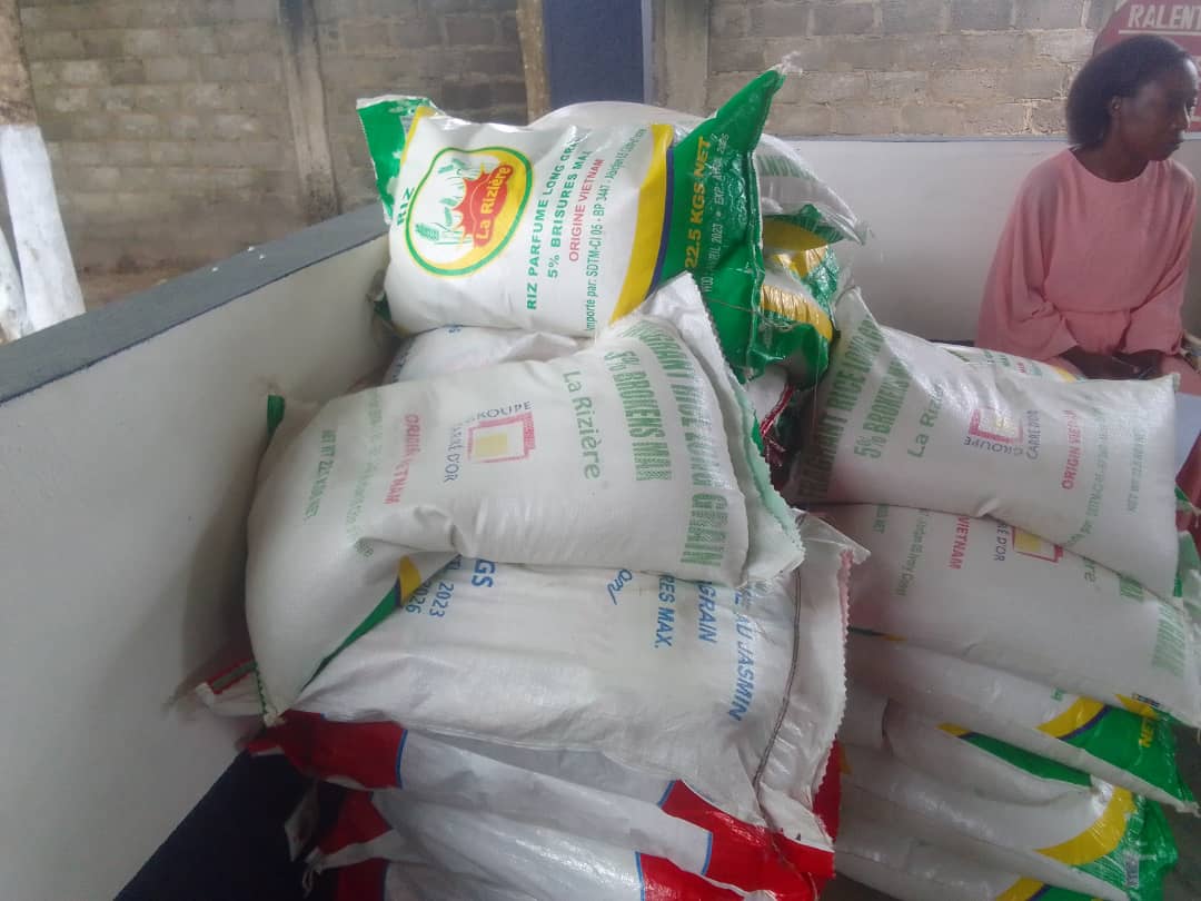 Bangolo/ Après une violente tornade/ Plusieurs tonnes de ciment, des tôles et des vivres aux sinistrés Bangolo/ Après une violente tornade/ Plusieurs tonnes de ciment, des tôles et des vivres aux sinistrés