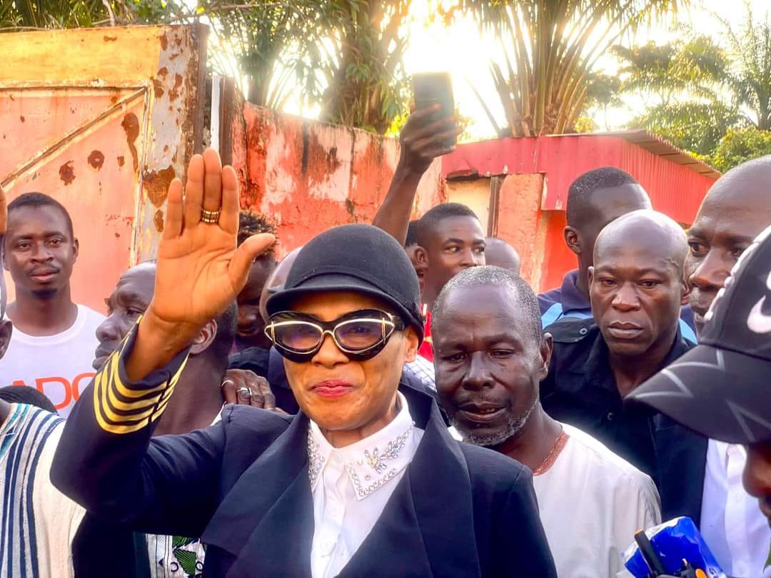 Logoualé/ L'ancien maire crée l'émeute dans la ville.  Logoualé/ L'ancien maire crée l'émeute dans la ville.