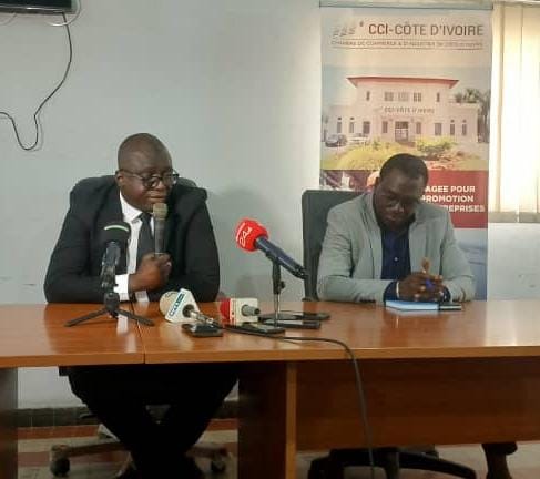 Bouaké/ Lutte contre la contrebande et les produits prohibés/ Le directeur régional du commerce désarme les commerçants véreux. Bouaké/ Lutte contre la contrebande et les produits prohibés/ Le directeur régional du commerce désarme les commerçants véreux.
