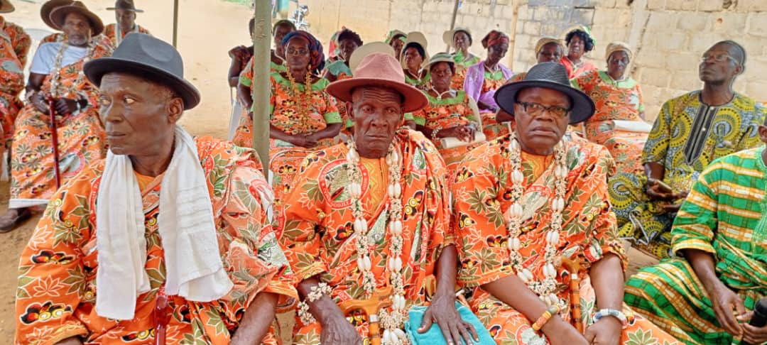 La gestion du village désormais confiée aux 3 Milowls, selon une frange de la population La gestion du village désormais confiée aux 3 Milowls, selon une frange de la population