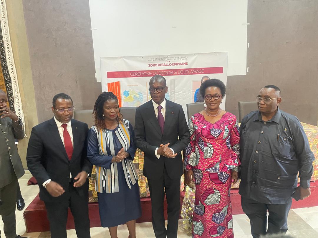 Littérature/"Regard sur une Côte d'Ivoire en pleine mutation "/ La journaliste Emeline Amangoua fait un focus sur les fléaux sociaux Littérature/"Regard sur une Côte d'Ivoire en pleine mutation "/ La journaliste Emeline Amangoua fait un focus sur les fléaux sociaux