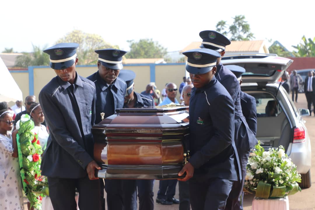 Deuil/ Bédié Agnès, l'épouse du député Akoto Olivier accompagnée à sa dernière demeure Deuil/ Bédié Agnès, l'épouse du député Akoto Olivier accompagnée à sa dernière demeure