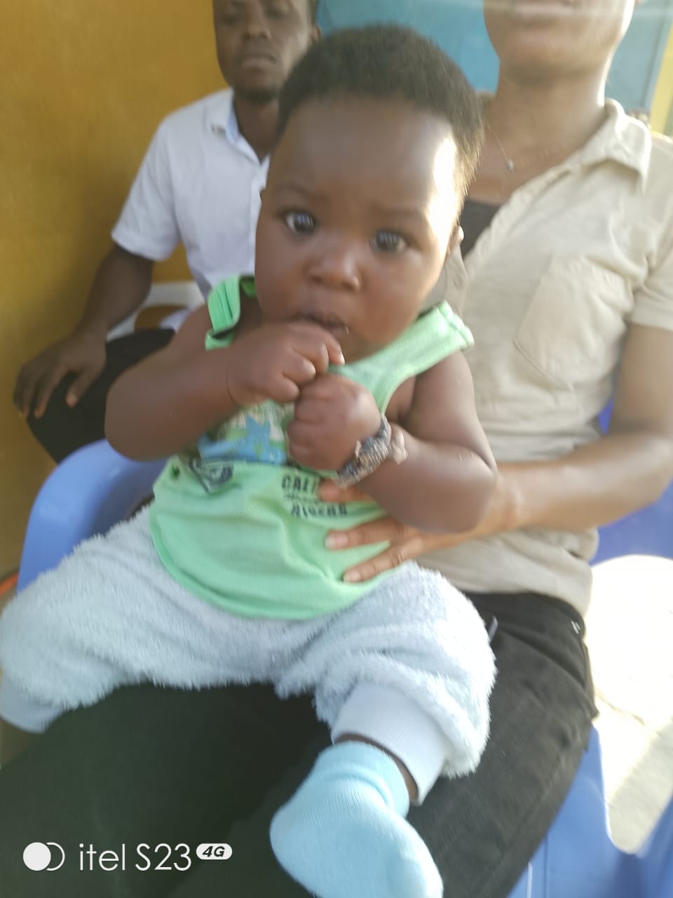 Le bébé enlevé puis retrouvé dans un bistrot Le bébé enlevé puis retrouvé dans un bistrot