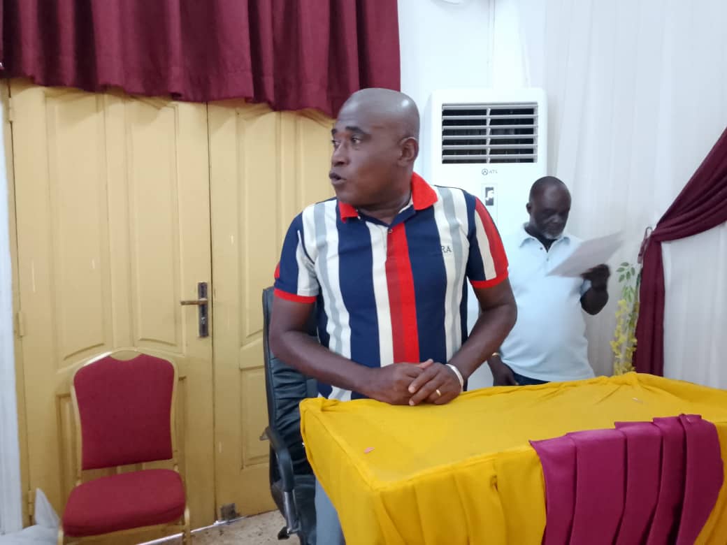 Dabou/ Le maire offre des dotations aux centres de formation et associations sportives  Dabou/ Le maire offre des dotations aux centres de formation et associations sportives