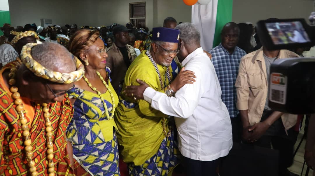 Présidentielle de 2025/ Le premier ministre Beugré Mambé jette les chefs des Grands Ponts dans la bataille pour  Alassane Ouattara.  Présidentielle de 2025/ Le premier ministre Beugré Mambé jette les chefs des Grands Ponts dans la bataille pour  Alassane Ouattara.