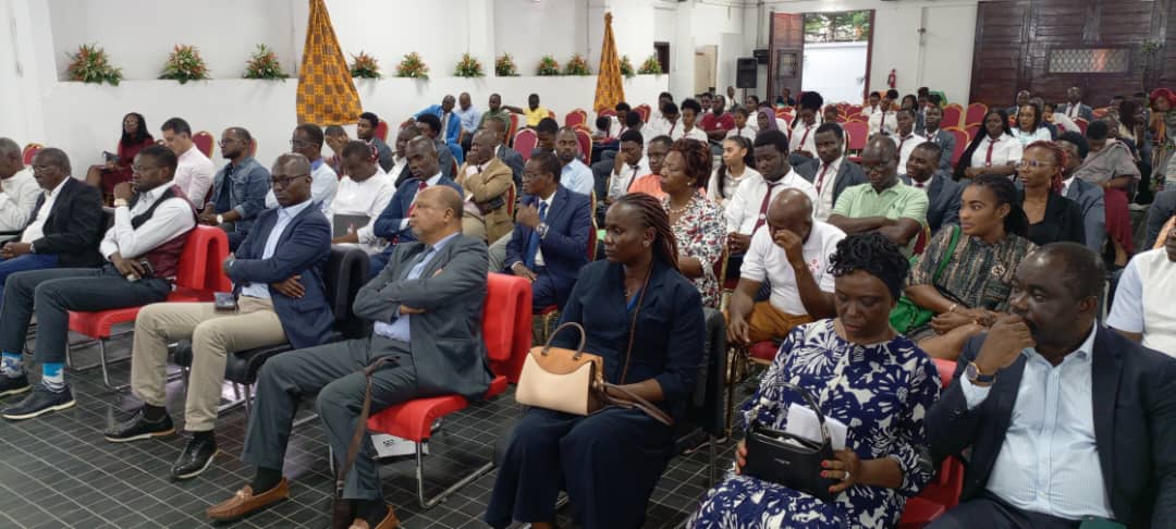 École d'architecture d'Abidjan(EAA)/ Les diplômes désormais certifiés par l'État et l'ordre des architectes. École d'architecture d'Abidjan(EAA)/ Les diplômes désormais certifiés par l'État et l'ordre des architectes.