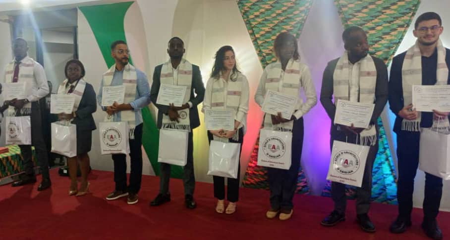 8 nouveaux diplômés en Master 2 de l'EAA 8 nouveaux diplômés en Master 2 de l'EAA