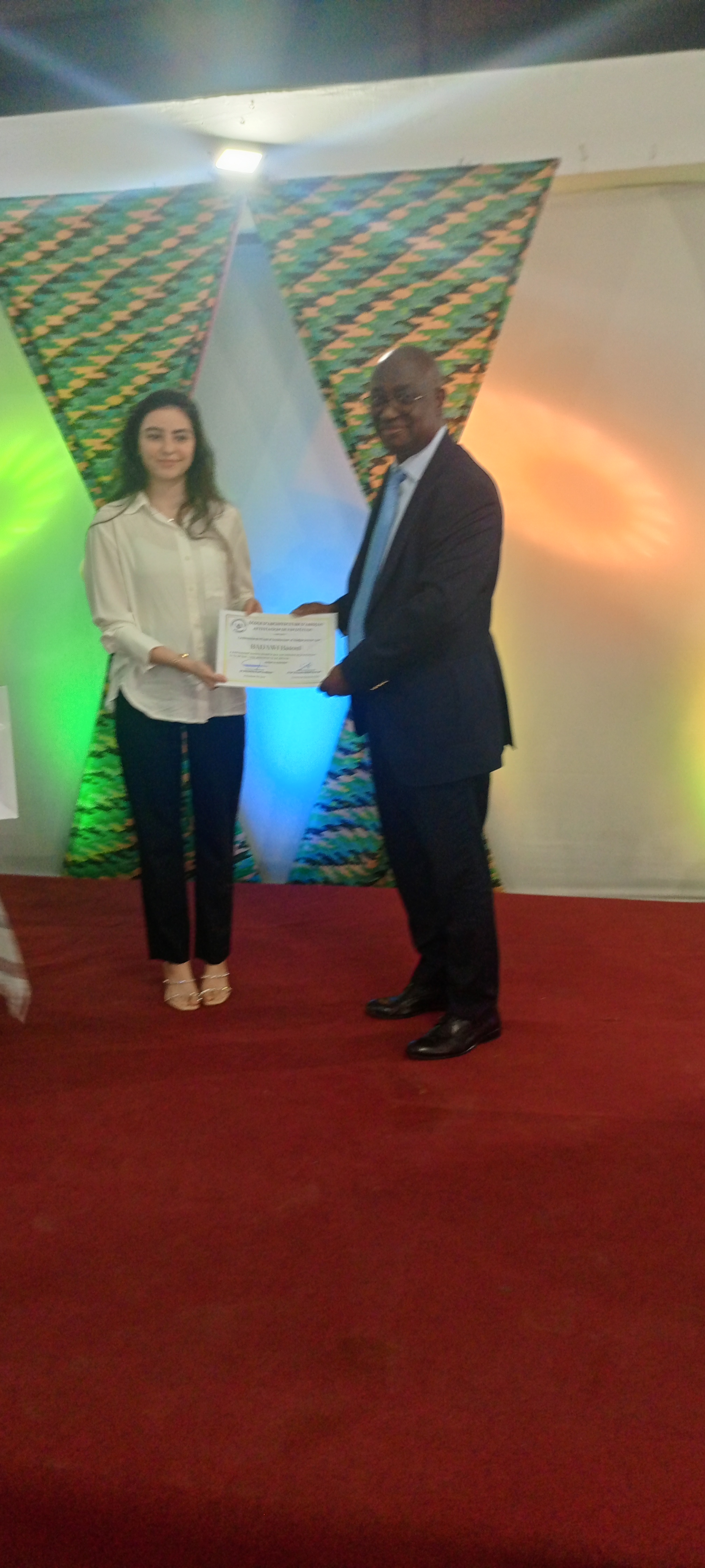 École d'architecture d'Abidjan/ 8 étudiants en Master 2 sur 8 passent haut les mains École d'architecture d'Abidjan/ 8 étudiants en Master 2 sur 8 passent haut les mains