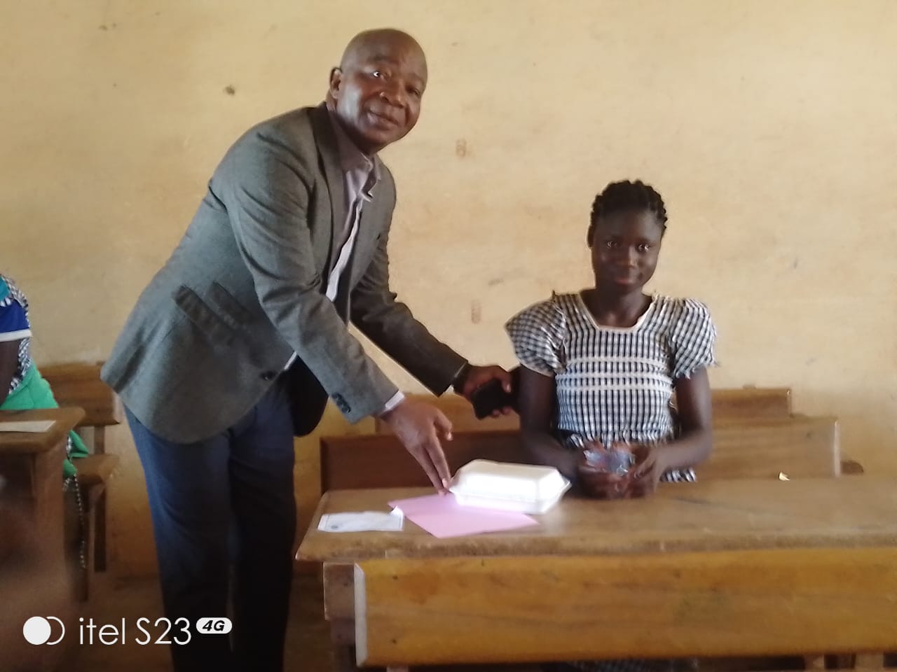 Examen du Cepe/ Un maire offre des repas aux candidats Examen du Cepe/ Un maire offre des repas aux candidats