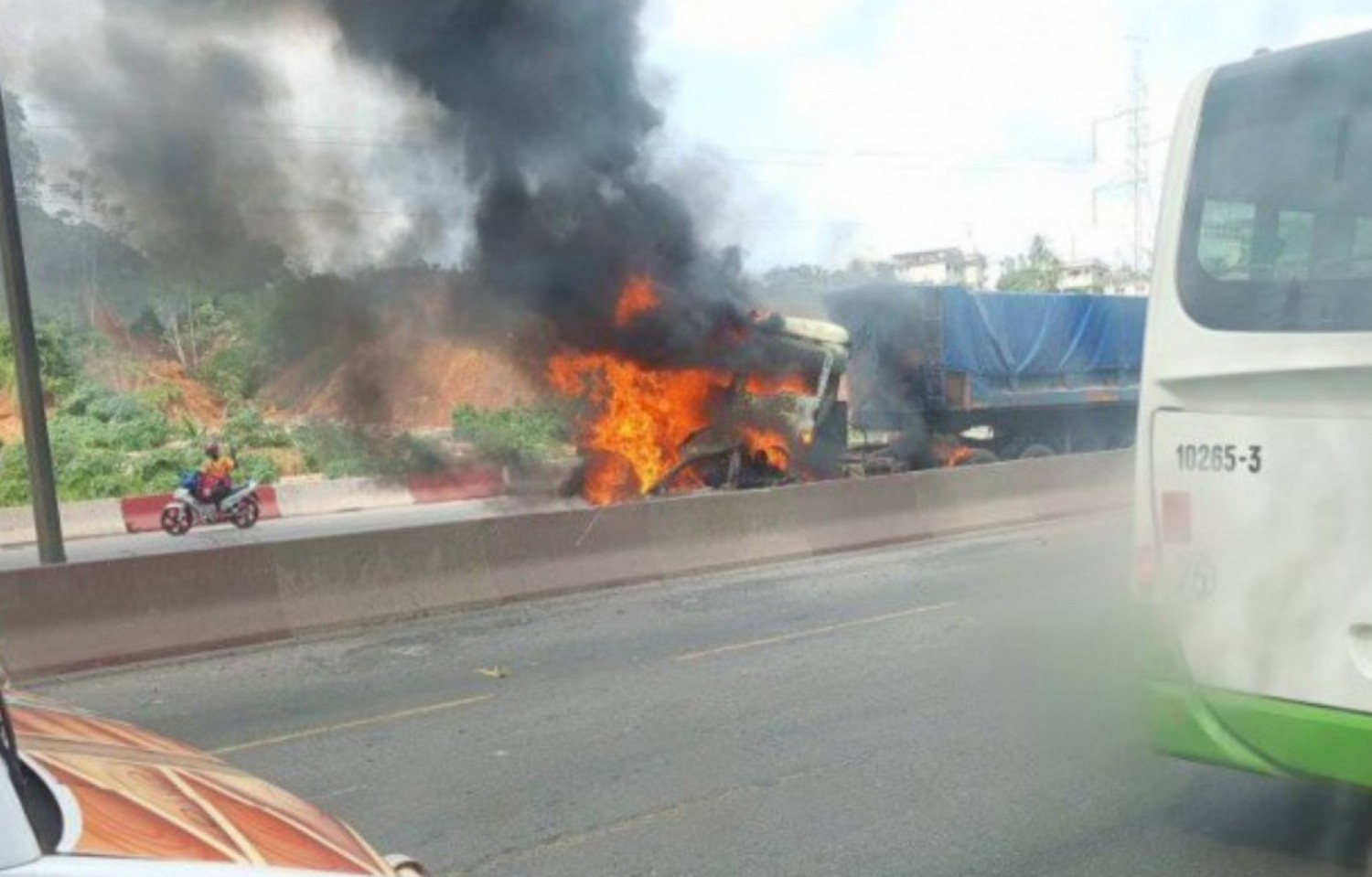 4 morts calcinés dans un monstrueux carambolage ( photo d'archives)