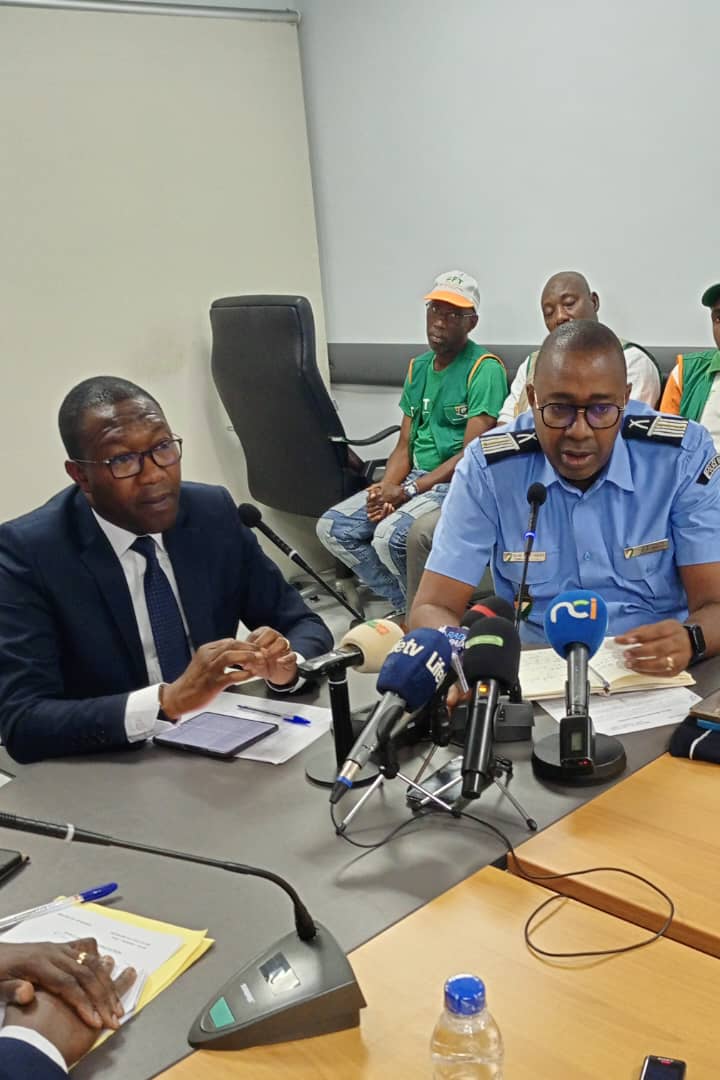 Accident tragique du mardi 27 mai sur la voie expresse de Yopougon-Adjamé/ Le DG des transports fait des précisions. Le sort réservé au conducteur du camion. Accident tragique du mardi 27 mai sur la voie expresse de Yopougon-Adjamé/ Le DG des transports fait des précisions. Le sort réservé au conducteur du camion.