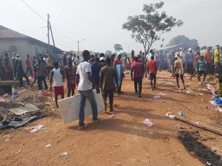 Bonoua/ Violents affrontements entre autochtones et allogènes/ Des morts et des blessés graves Bonoua/ Violents affrontements entre autochtones et allogènes/ Des morts et des blessés graves