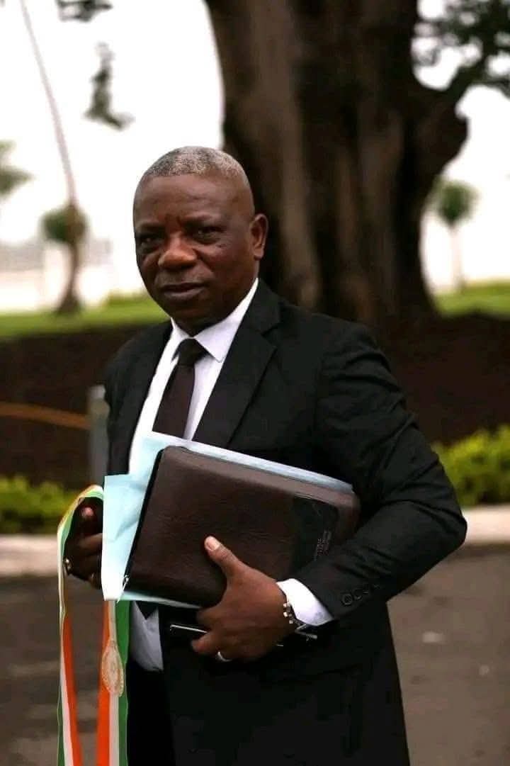 Miraculeux/ Un sénateur sain et sauf après un terrible accident de la circulation Miraculeux/ Un sénateur sain et sauf après un terrible accident de la circulation