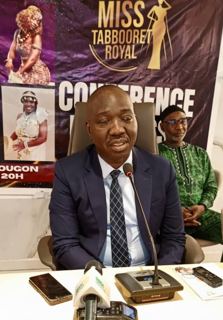 Finale du concours Miss Tabbooret Royal, 3 ème édition/ La promotrice Christiane Mahilé annonce de bonnes nouvelles aux candidates Finale du concours Miss Tabbooret Royal, 3 ème édition/ La promotrice Christiane Mahilé annonce de bonnes nouvelles aux candidates