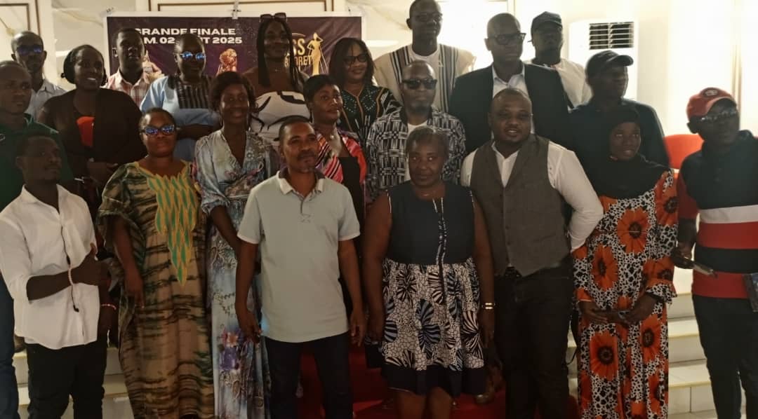 Finale du concours Miss Tabbooret Royal, 3 ème édition/ La promotrice Christiane Mahilé annonce de bonnes nouvelles aux candidates Finale du concours Miss Tabbooret Royal, 3 ème édition/ La promotrice Christiane Mahilé annonce de bonnes nouvelles aux candidates