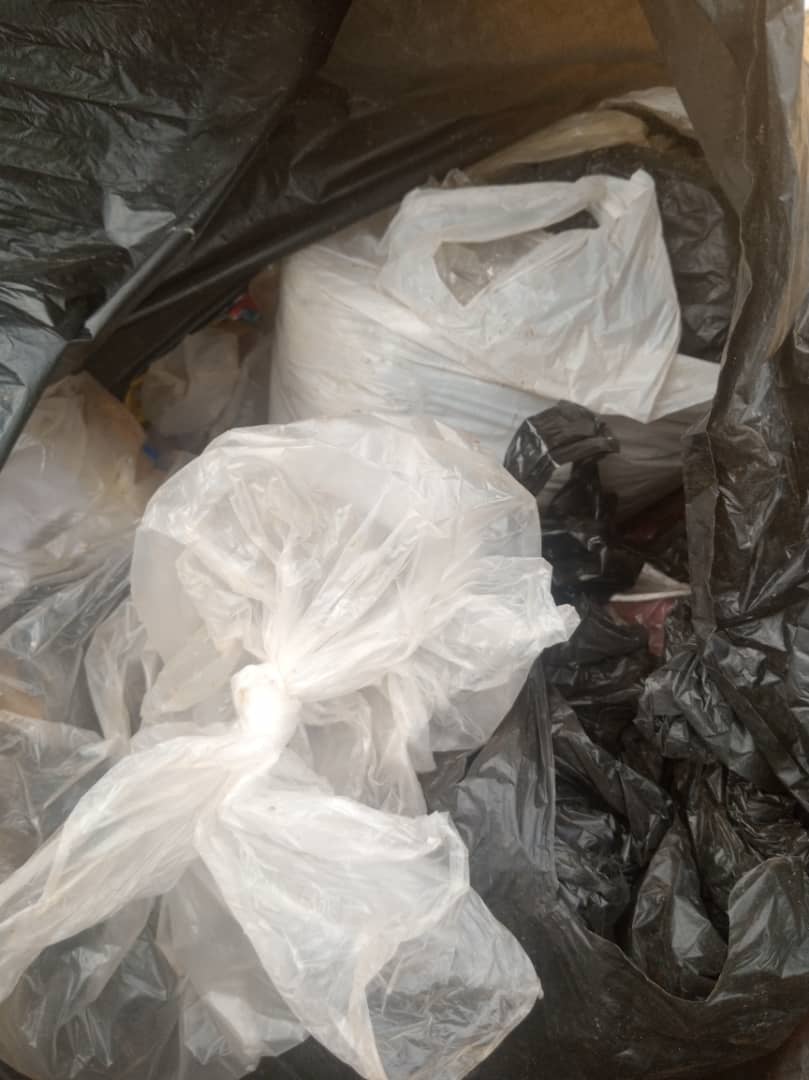 Derrière les paillettes du Djaka festival, le défi des déchets