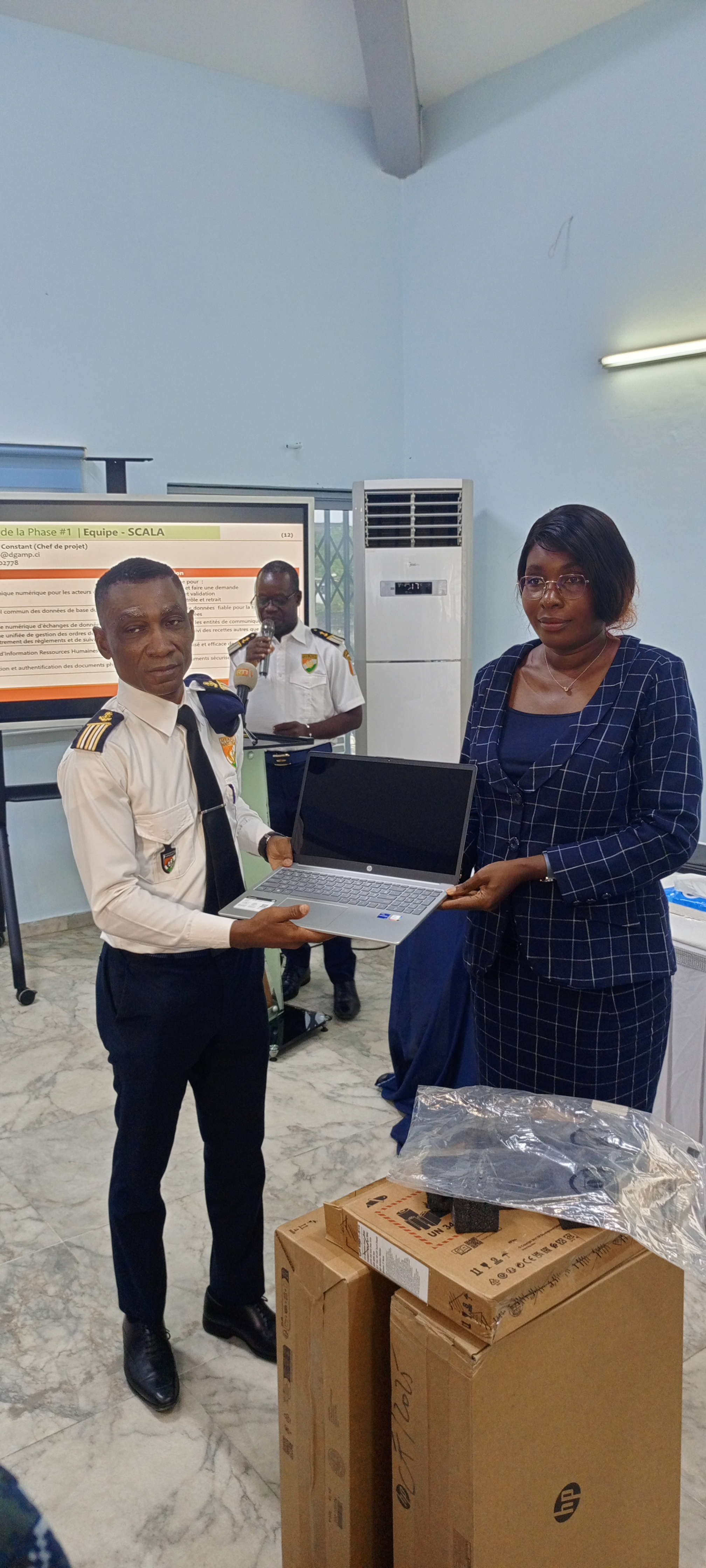 Affaires maritimes/ Les services de la Dgam reçoivent du matériel de digitalisation Affaires maritimes/ Les services de la Dgam reçoivent du matériel de digitalisation