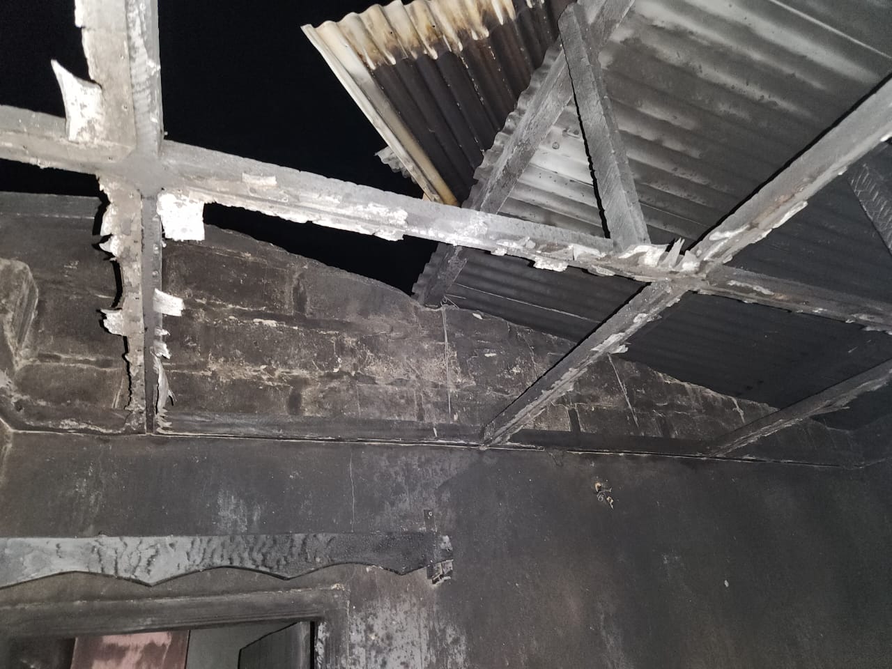 Sinistre à Duékoué/ Son domicile ravagé par les flammes, un enseignant et sa famille  réfugiés dans une église