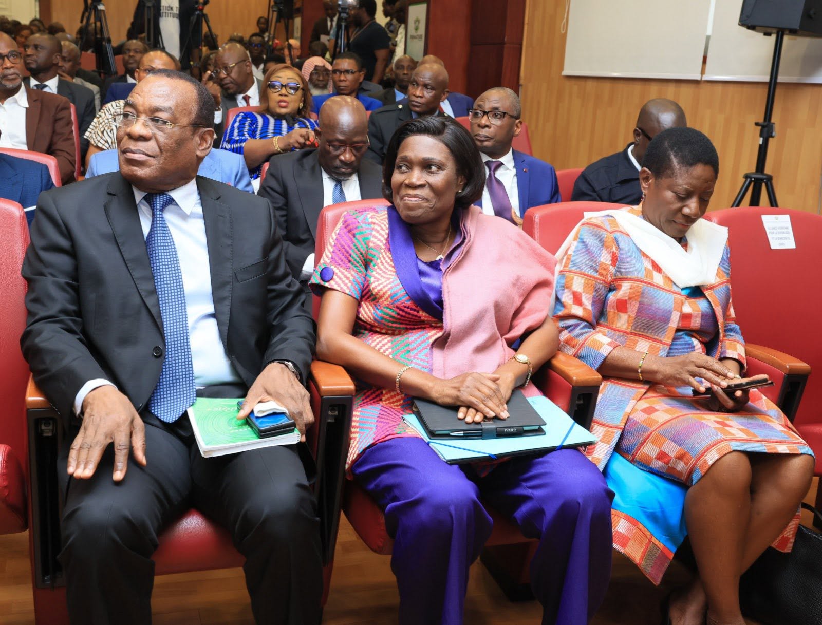 Dialogue politique et réforme institutionnelle — le Premier ministre Robert Beugré Mambé a présenté le 22 juin 2026 à la Primature les grandes orientations de la réforme de la gouvernance électorale ivoirienne.