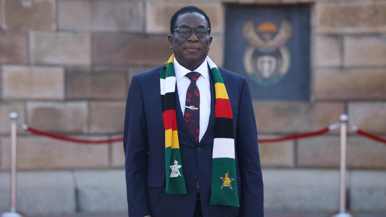 Le président zimbabwéen Emmerson Mnangagwa a promulgué le 7 juillet 2026 une réforme constitutionnelle prolongeant son mandat jusqu'en 2030 et supprimant l'élection présidentielle au suffrage direct.