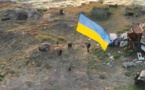 Guerre en Ukraine : les forces Ukrainiennes nettoient l’île Zmiiny et réimplantent le drapeau Ukrainien