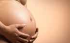 Incroyable/ Un enseignant enceinte la directrice, 4 enseignants et 24 élèves. Voici comment il procède.