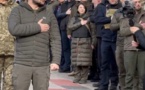 Libération de Kherson : Zelensky sur le terrain, chante l'hymne nationale avec ses troupes