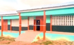 Ouellé/ Le Conseil régional offre un bâtiment et des tables bancs à une école