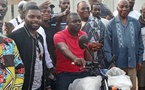 Dabou/Présidentielle 2025/ Le ministre gouverneur Vincent Lohoues remet une moto à la jeunesse communale  Rhdp