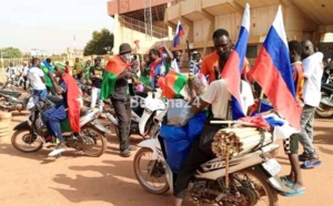 Burkina : des manifestants font pression sur le capitaine Traoré pour qu'il se tourne vers la Russie