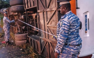 Bangolo/ Accident de la circulation/Un car fait une sortie de route et déverse ses passagers dans le ravin/ Plusieurs blessés graves.