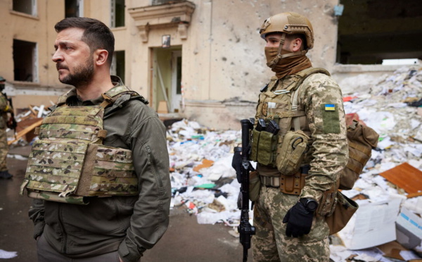 ​Pour la première fois depuis le début de la guerre, Zelensky se rend à Kharkiv