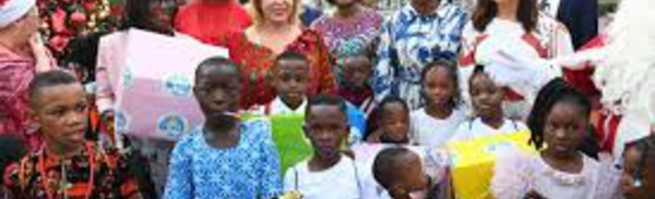 Santé/La Première dame, Dominique Ouattara fait vacciner 10 mille enfants contre la fièvre typhoïde