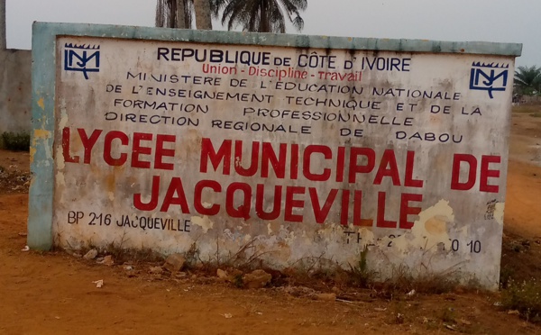 Des locaux du lycée de Jacqueville en ruine, drogués et prostituées en profitent.