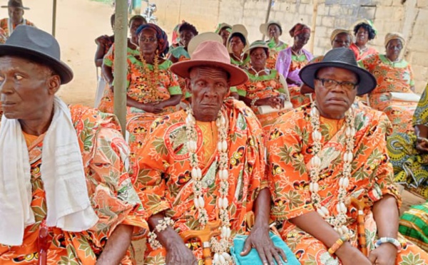 Dabou/ Des patriarches de Cosrou annoncent la destitution traditionnelle du général chef du village.