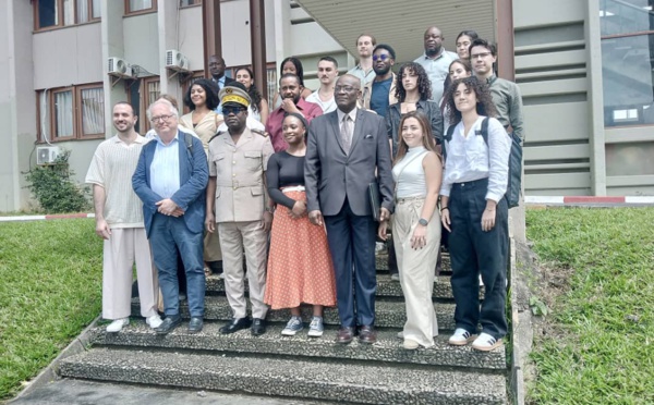 Voyage d'étude/ Un groupe d'étudiants français en architecture découvre Abidjan