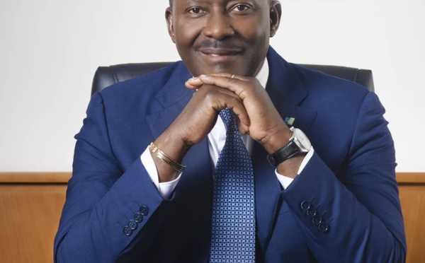 Gabon/ Le PDG du Groupe BGFI Bank, Henri-Claude Oyima nommé ministre d'État ministre de l'Economie, des finances, de la dette et des participations au nouveau gouvernement . 