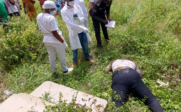 Man/ Découverte macabre/ Mort étrange d'un fondateur dans son établissement.
