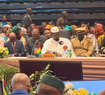 À Freetown, le président guinéen Mamadi Doumbouya plaide pour la fin des sanctions systématiques de la CEDEAO