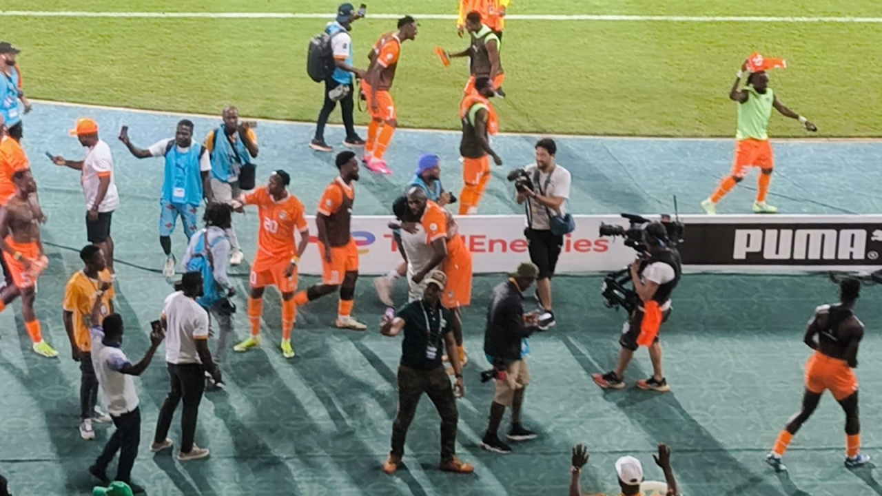 Danse Tribune Stade CKB Yakro_3 Danse Tribune Stade CKB Yakro_3